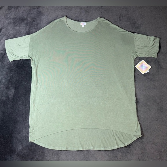 NWT LuLaRoe Size 2X Olive Green Irma Short Sleeve Lightweight T Shirt - Picture 1 of 8